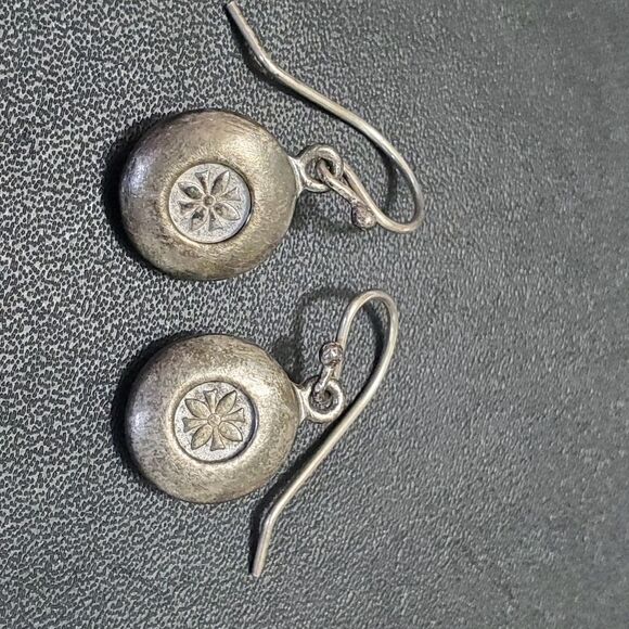 **Last Chance!! Final Sale** Vintage sterling silver round earrings - Picture 3 of 7